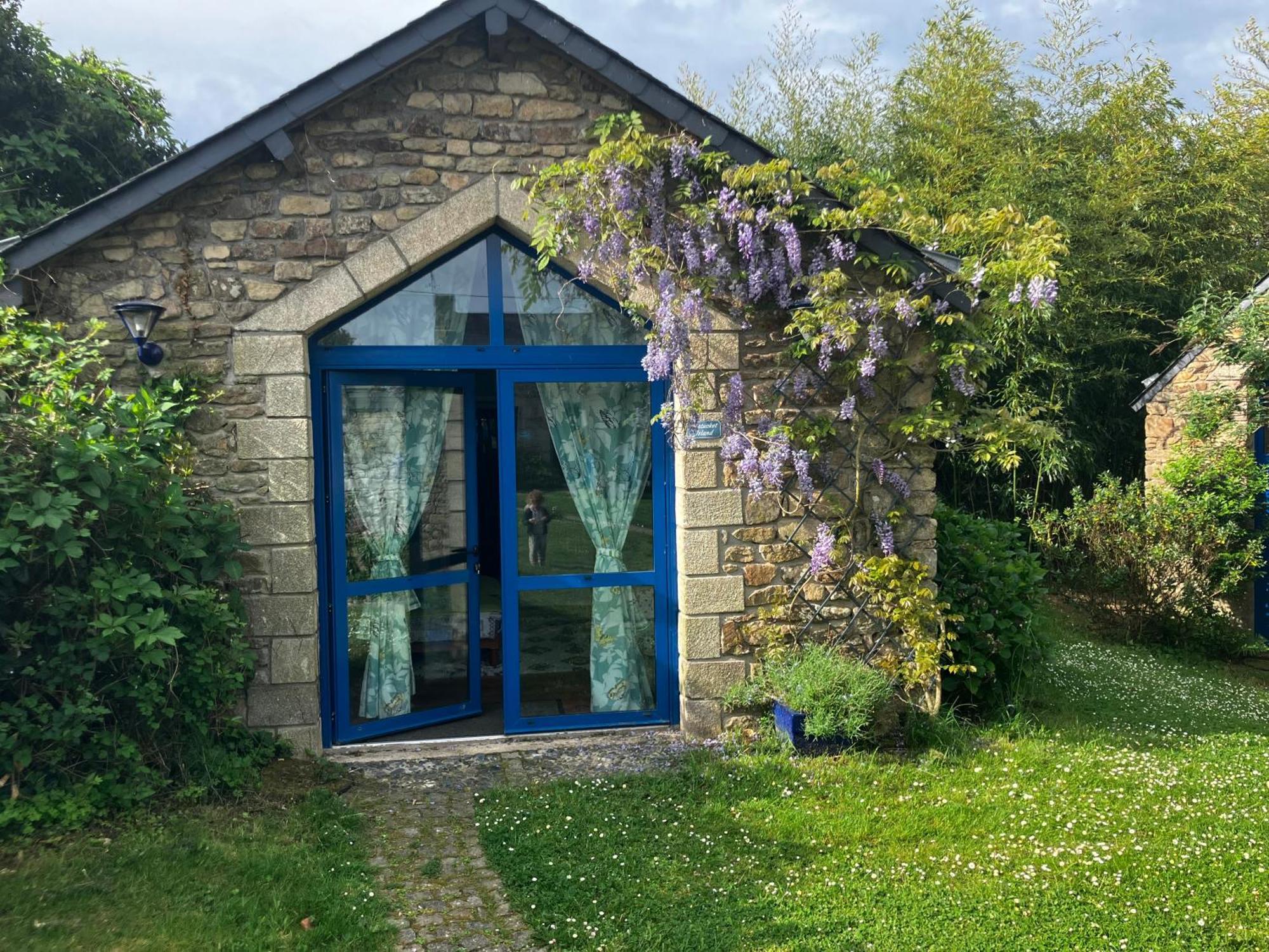 Ar Couette Bed & Breakfast Bono Bagian luar foto